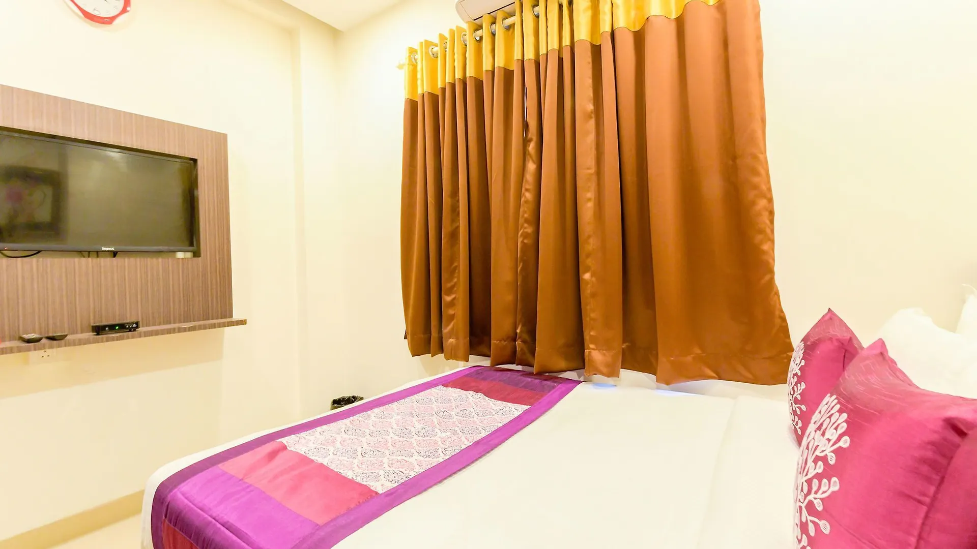 Oyo 12329 Prime Palace Hotel Kochi Indien